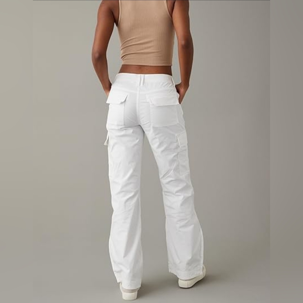 AE Snappy Stretch Low-Rise Baggy Flare Cargo 14 Short in White - Picture 2 of 8